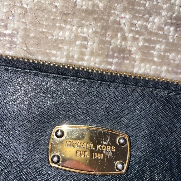 MICHEAL KORS gently used crossbody - Picture 2 of 3